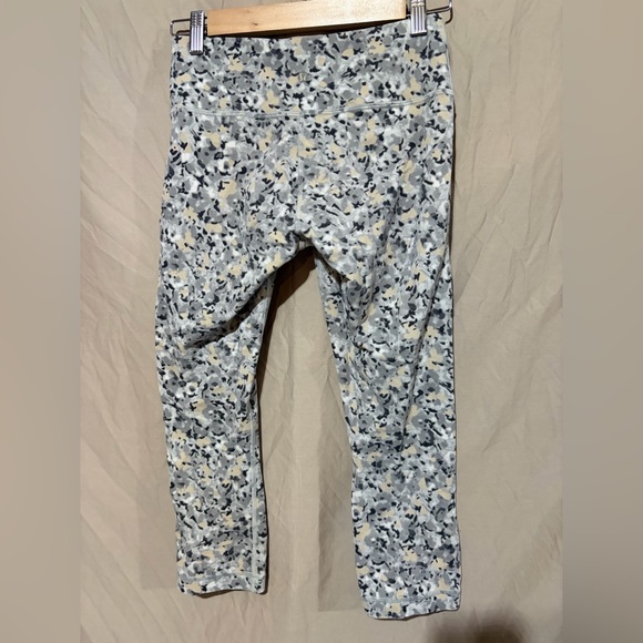 Lululemon leggings - Picture 2 of 4